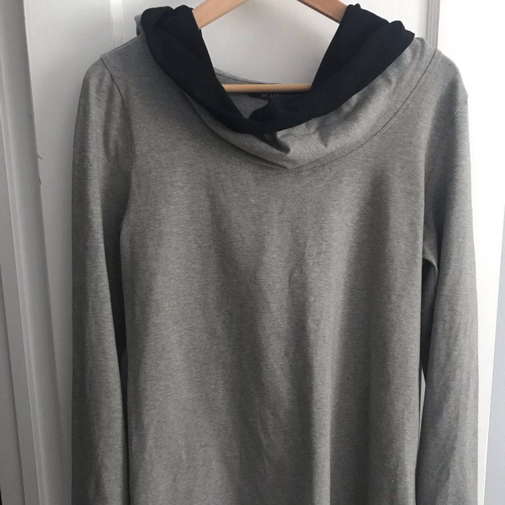 Satva 95% Organic Cotton Hooded Top